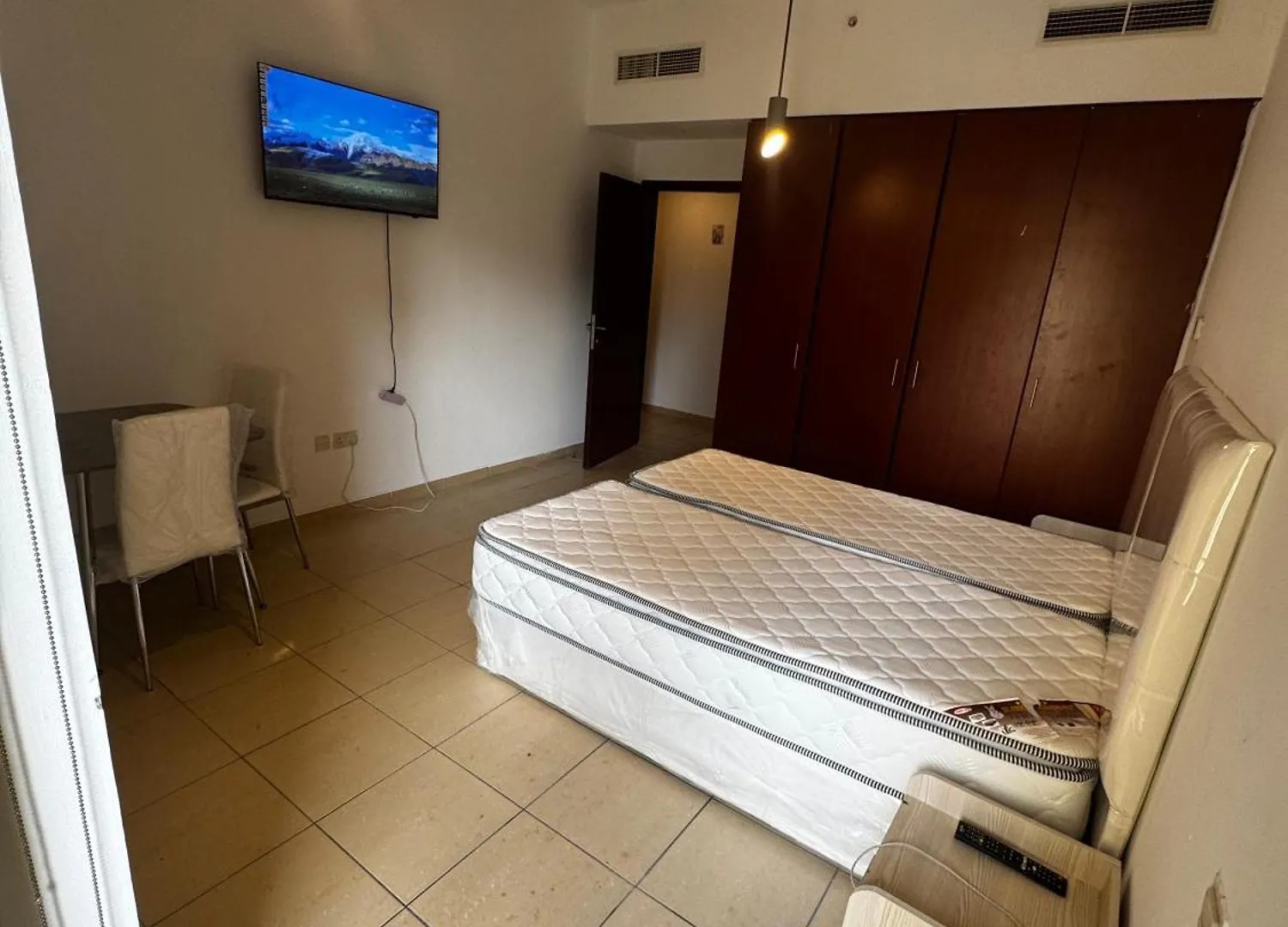 Luxury Room With Lake View In Jbr Dubai United Arab Emirates